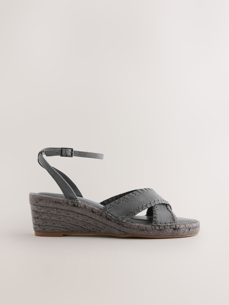 Blau - Forever Comfort® Round Toe Cross-Over Espadrilles Wedges - Bild 2 von 5 Blau - Forever Comfort® Round Toe Cross-Over Espadrilles Wedges - Bild 2 von 5
