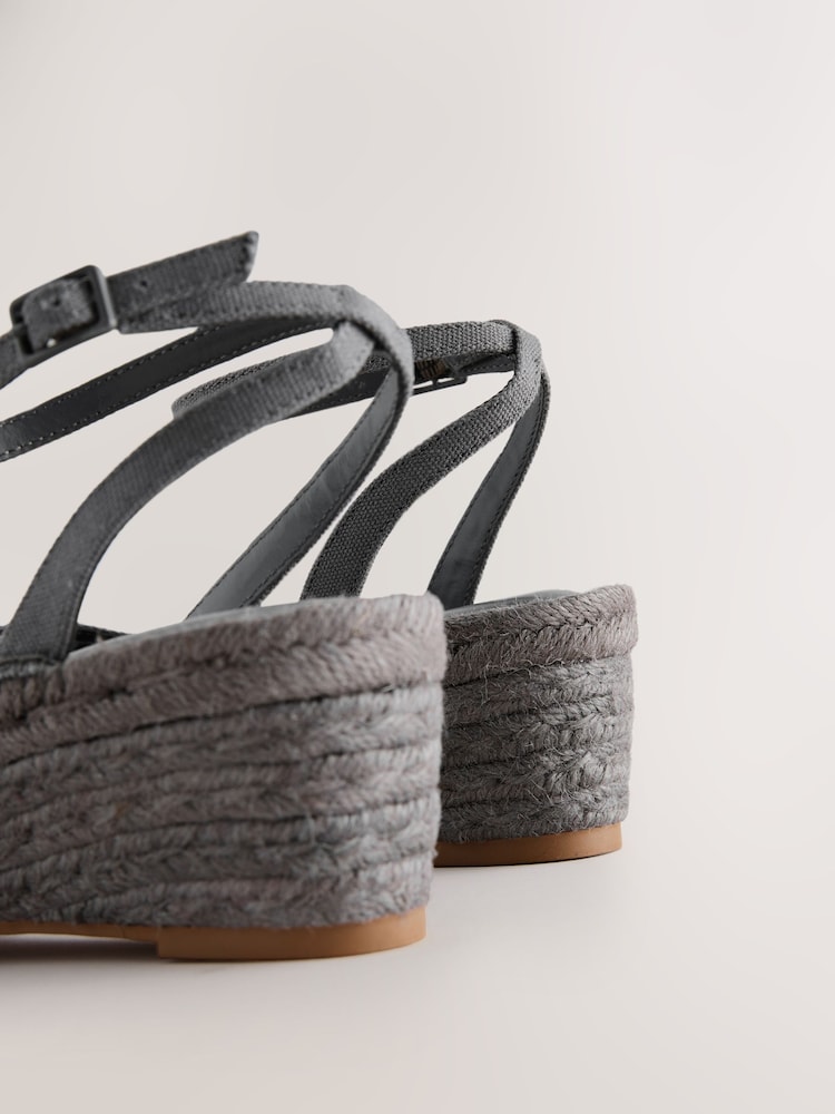 Blau - Forever Comfort® Round Toe Cross-Over Espadrilles Wedges - Bild 5 von 5 Blau - Forever Comfort® Round Toe Cross-Over Espadrilles Wedges - Bild 5 von 5
