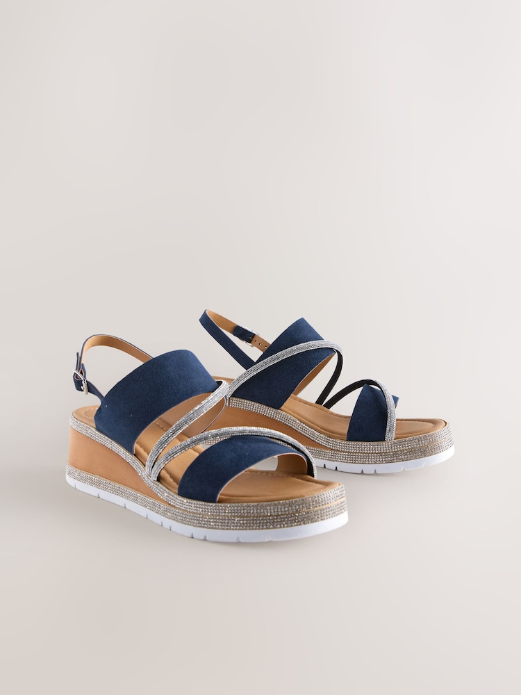 Marineblau/blau - Forever Comfort® Leather Bling Detail Slingback Sports Wedge Sandals - Bild 1 von 5 Marineblau/blau - Forever Comfort® Leather Bling Detail Slingback Sports Wedge Sandals - Bild 1 von 5