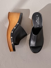 Preto - Tamancos redondos de couro premium Signature Peep Toe com tachas e plataforma - Imagem 7 de 15