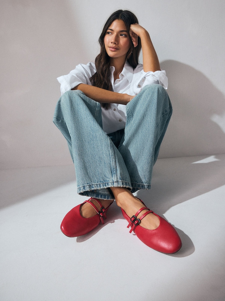 Rouge - Chaussures Mary Jane en cuir à bout rond Forever Comfort® - Image 3 of 9