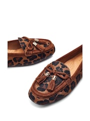 Moda In Pelle Famina Square Toe Bow Tassel Trim Leather Loafers - Image 5 of 5