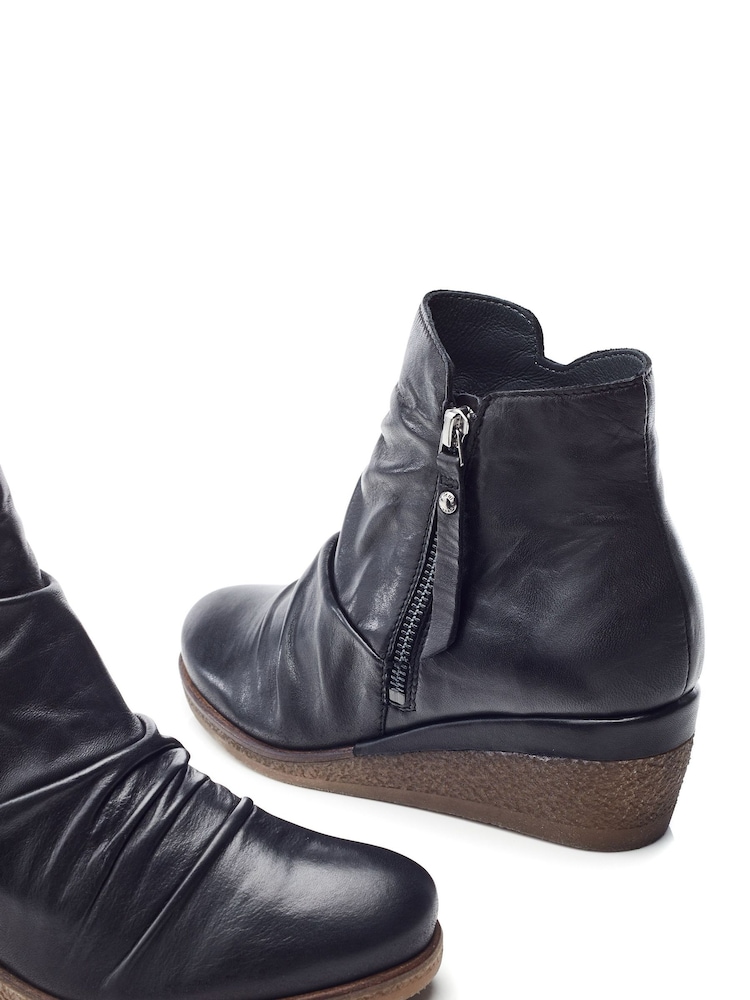 Moda In Pelle Olgar Rouched Wedge Leather Ankle Boots - Image 5 of 5