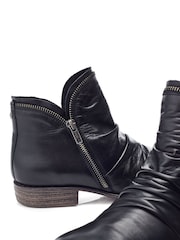 Moda in Pelle Orelie Exposed Zip Rouched Leather Ankle Black Boots - Image 3 of 4