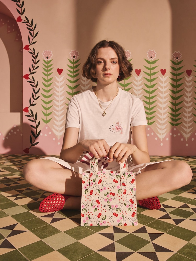 Ecru Cherry - Cath Kidston Small Coated Book Bag - Imagen 2 de 5