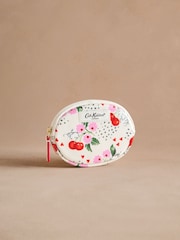 بيج فاتح ـ طبعة كرز - محفظة مستديرة قطن 100% مزودة بجيب من Cath Kidston - صورة 1 من 3