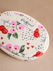 بيج فاتح ـ طبعة كرز - محفظة مستديرة قطن 100% مزودة بجيب من Cath Kidston - صورة 3 من 3