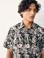 schwarz/monochrom - Kew Kollektion – Kurzarmhemd aus 100 % Baumwolle mit Blumenmuster - Bild 7 von 7