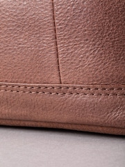 Lakeland Leather Brown Hutton Wash Bag - Image 4 of 5