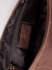 Lakeland Leather Brown Hutton Wash Bag - Image 5 of 5