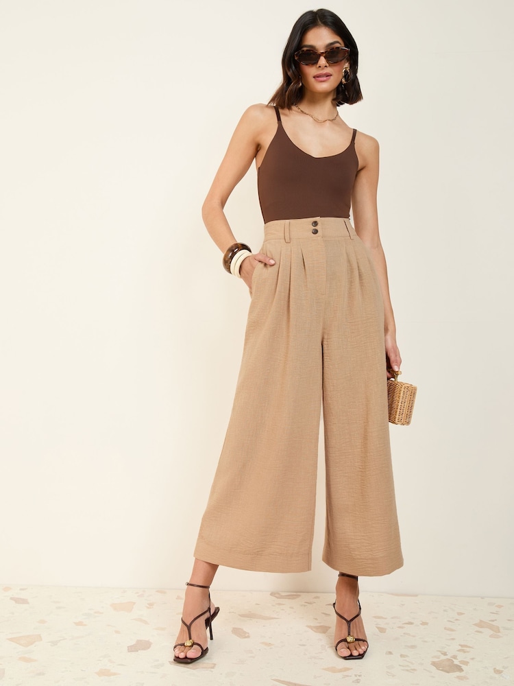 Camel - Friends Like These Linen Look Tailored Crop Trousers - Imagen 2 de 4 Camel - Friends Like These Linen Look Tailored Crop Trousers - Imagen 2 de 4