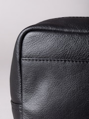 Lakeland Leather Black Shoregill Wash Bag - Image 3 of 5