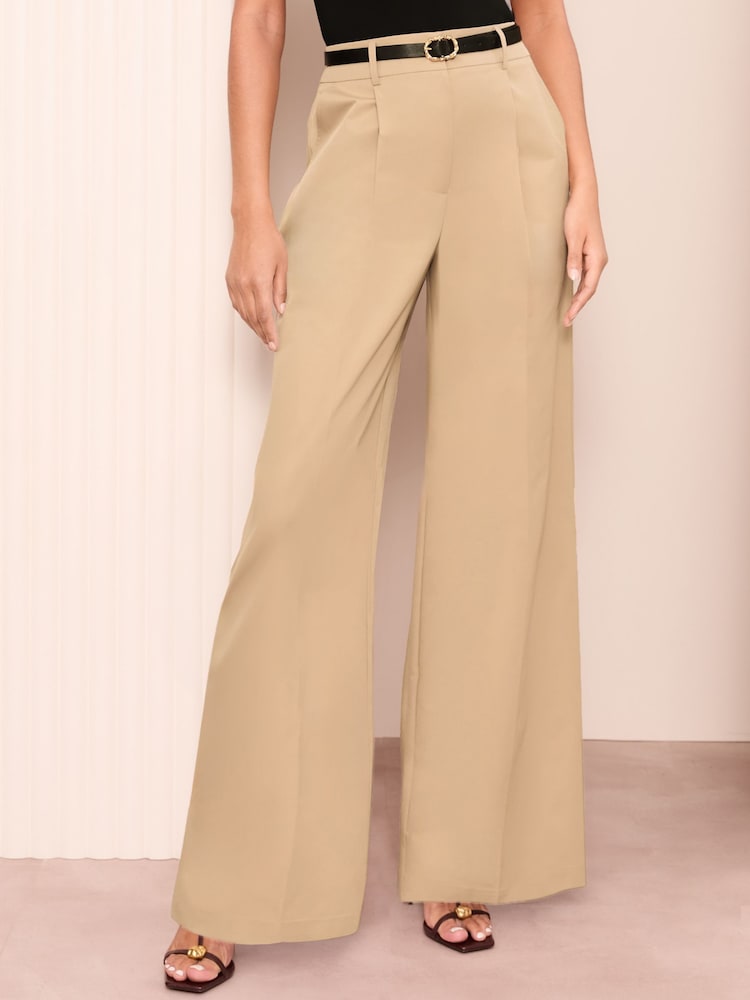 beis - Friends Like These Wide Leg Tailored Pleat Front Trousers With Belt - Imagen 1 de 4 beis - Friends Like These Wide Leg Tailored Pleat Front Trousers With Belt - Imagen 1 de 4