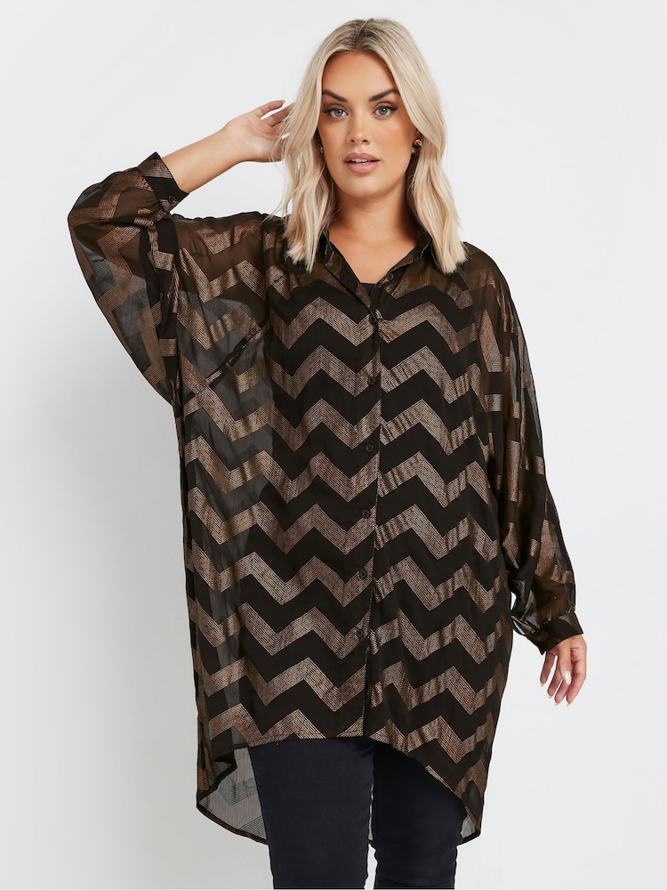 Yours Curve Chiffonbluse mit Zickzack-Ausschnitt und extremem Rückenausschnitt - Bild 1 von 5