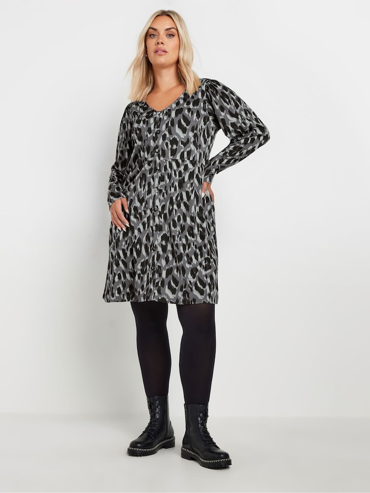 Yours Curve Leopard Print Shirred Panel Tea Dress - Image 1 of 5