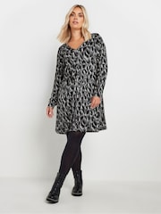 Yours Curve Leopard Print Shirred Panel Tea Dress - Image 2 of 5