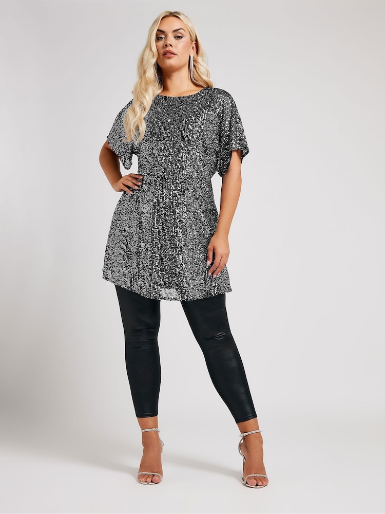 Silber - Yours Curve London Pailletten-Top mit Schößchen - Bild 2 von 5 Silber - Yours Curve London Pailletten-Top mit Schößchen - Bild 2 von 5