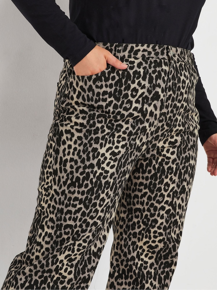 Yours Curve Brown Wide Leg Leopard Jeans - Image 6 of 7