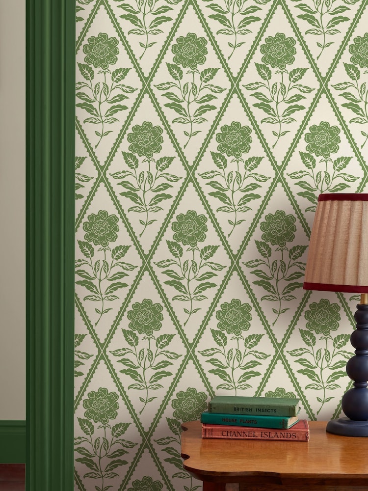 Joules Juliette Floral Print 10M Wallpaper - Изображение 1 из 4 Joules Juliette Floral Print 10M Wallpaper - Изображение 1 из 4