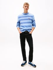Черный - Зауженные джинсы Tommy Hilfiger Scanton - Изображение 2 из 6