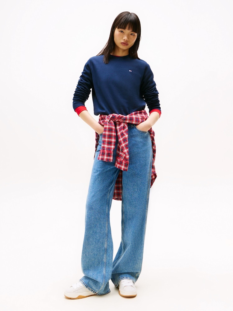 כחול  - Tommy Jeans Flag Crew Jumper - תמונה 2 מתוך 6