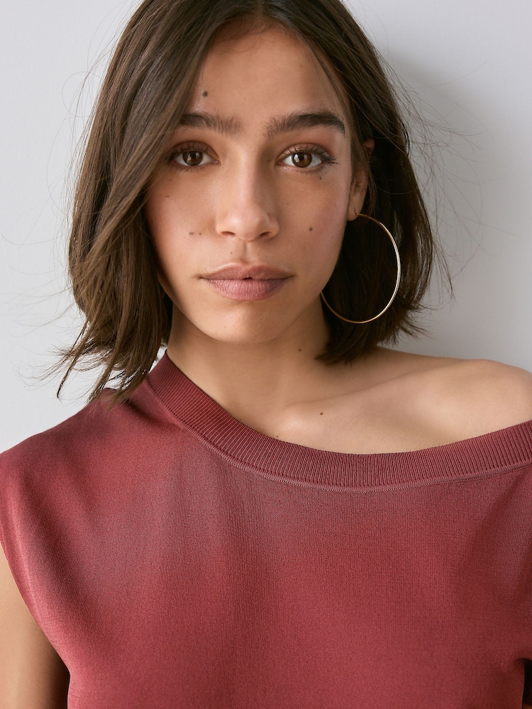 Red Rust Asymmetric Off Shoulder 100% Cotton Knitted Top - Image 4 of 6