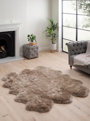 Hanlin Taupe Sheepskin Rug - Image 5 of 6