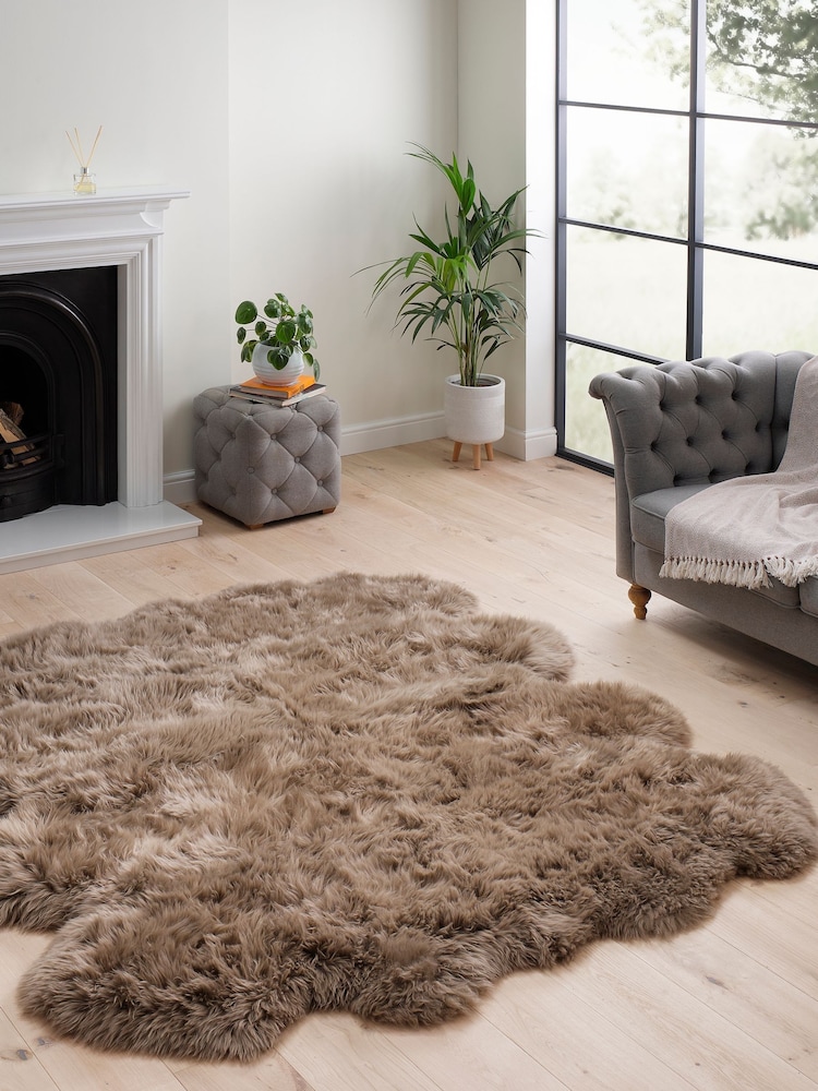 Hanlin Taupe Sheepskin Rug - Image 6 of 6