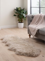 Hanlin Oyster Sheepskin Rug - Image 2 of 6