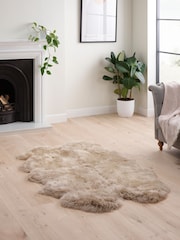 Hanlin Oyster Sheepskin Rug - Image 4 of 6
