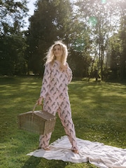 طقم بيجامة طويلة من القطن العضوي بطبعة الحمار الوحشي من Chelsea Peers - صورة 2 من 5