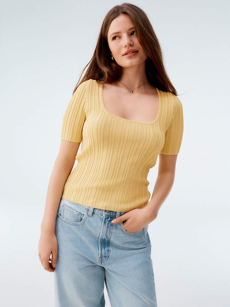 Geel - Fine Knit Ribbed Scoop Neck T-Shirt - Image 1 of 8