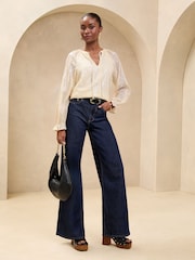 Crema - Blusa de Lipsy con bordado de lentejuelas - Imagen 3 de 4