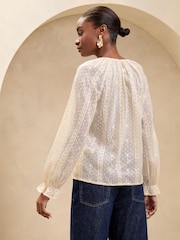 Crema - Blusa de Lipsy con bordado de lentejuelas - Imagen 4 de 4