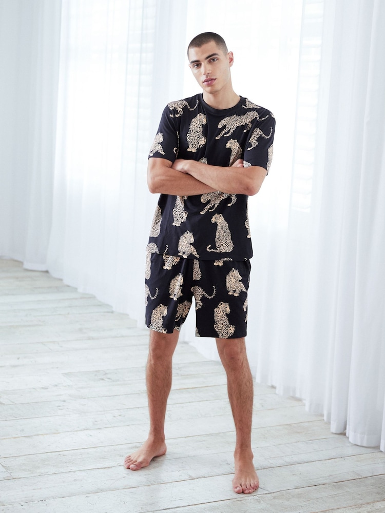 Chelsea Peers Kurzer Pyjama mit Leopardenmuster - Bild 1 von 5