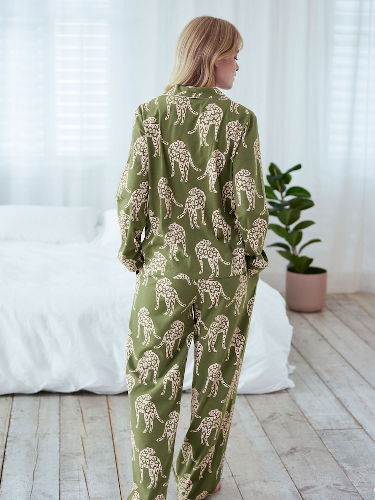 Chelsea Peers Green Organic Cotton Giraffe Print Long Pyjama Set - Image 2 of 5