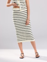 Rayé bleu marine Blanc - Midi Striped Co-Ord Knitted Skirt with Cotton - Image 2 de 7