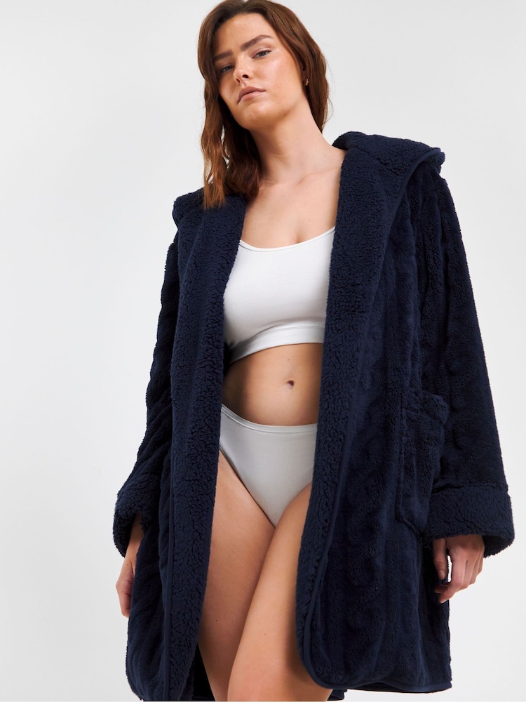 Simply Be Pretty Secrets Übergroße Fleece-Strickjacke - Bild 1 von 4