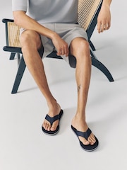 Azul marino - Textured Flip Flops - Imagen 2 de 6