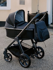 Oyster 3 Carbonite Luxury 7 Piece Bundle with Capsule Car Seat & Base - Image 1 of 6