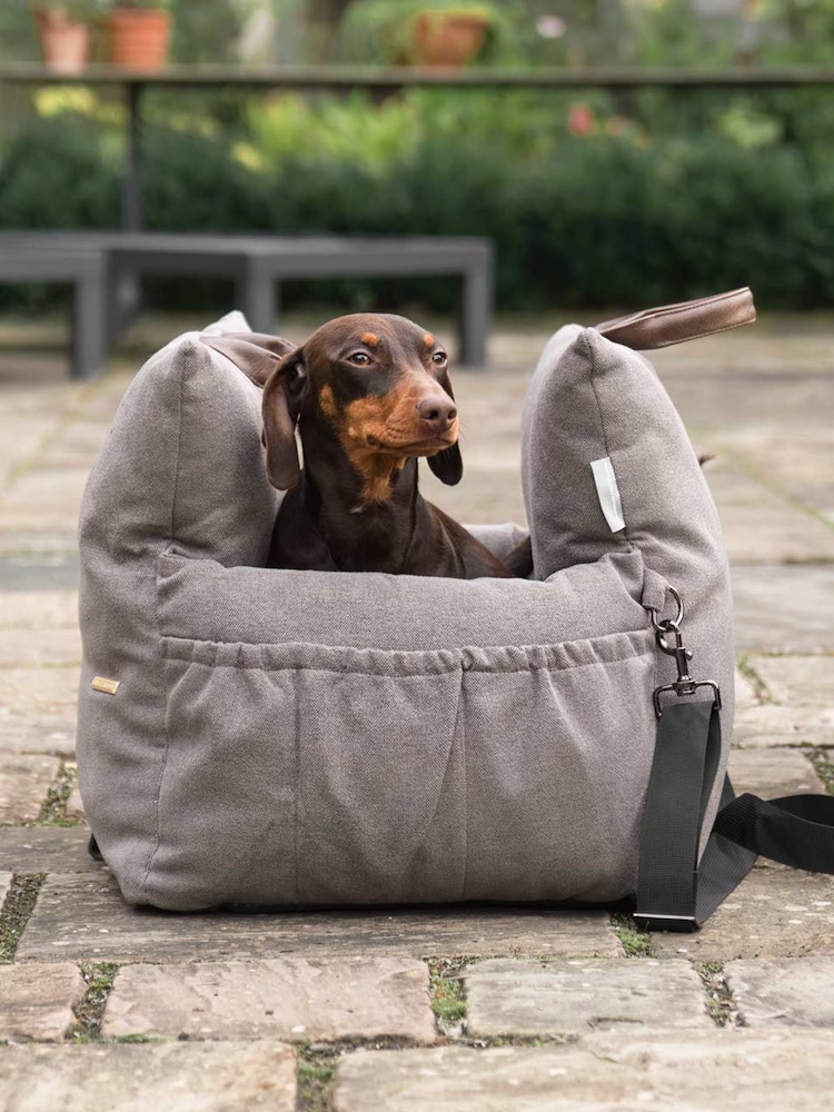 Lords and Labradors Truffle Easy Traveller Dog Car Seat - Image 2 of 3 Lords and Labradors Truffle Easy Traveller Dog Car Seat - Image 2 of 3