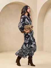 Черно-белый - Lipsy Printed VNeck Midi Shirt Dress - Image 2 of 4