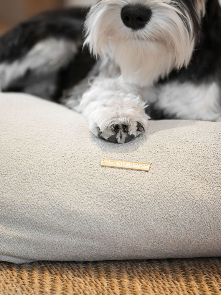 Lords and Labradors Alabaster Snooze Pouff Dog Bed - Image 3 of 3