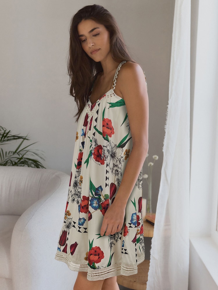 B by Ted Baker Ecru Floral Viscose Ladder Trim Slip - Imagen 1 de 9 B by Ted Baker Ecru Floral Viscose Ladder Trim Slip - Imagen 1 de 9