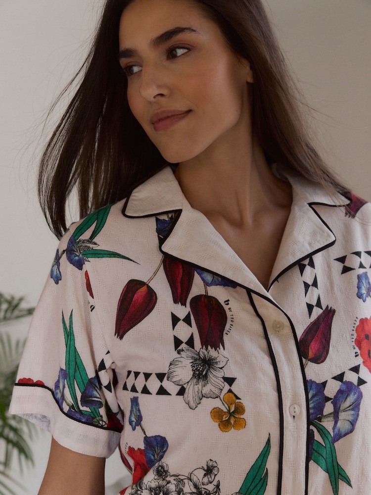 B by Ted Baker Ecru Floral Viscose Button Through Pyjamas Set - Bild 4 von 4