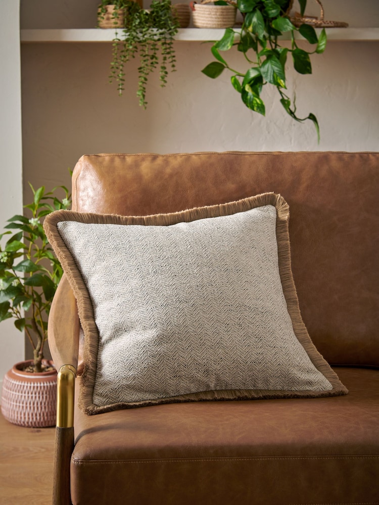 Herringbone Fringe 50 x 50cm Cushion - Imagem 1 de 5