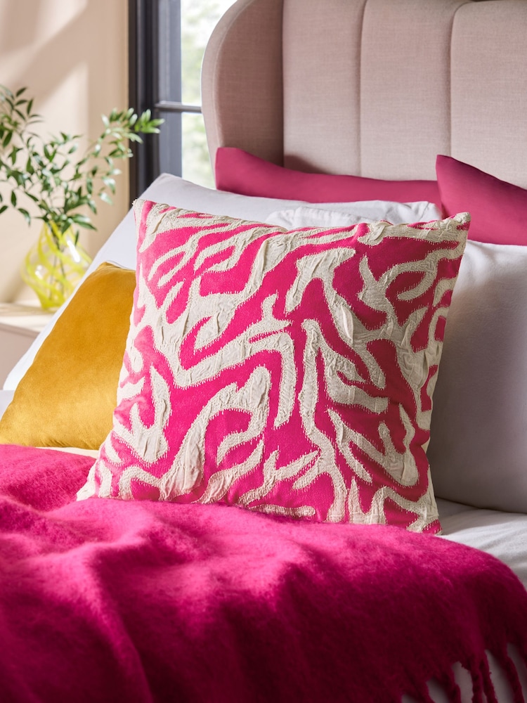 Abstract Velvet Dune Cushion - Bild 2 von 5 Abstract Velvet Dune Cushion - Bild 2 von 5