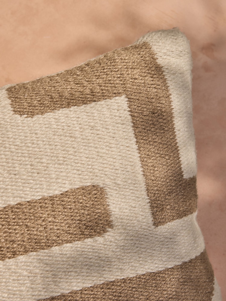 Natural 40 x 59cm Indoor Outdoor Abstract Wiggle Cushion - Image 2 of 5