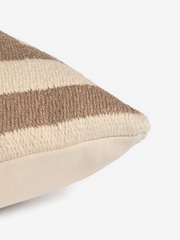 Natural 40 x 59cm Indoor Outdoor Abstract Wiggle Cushion - Image 5 of 5