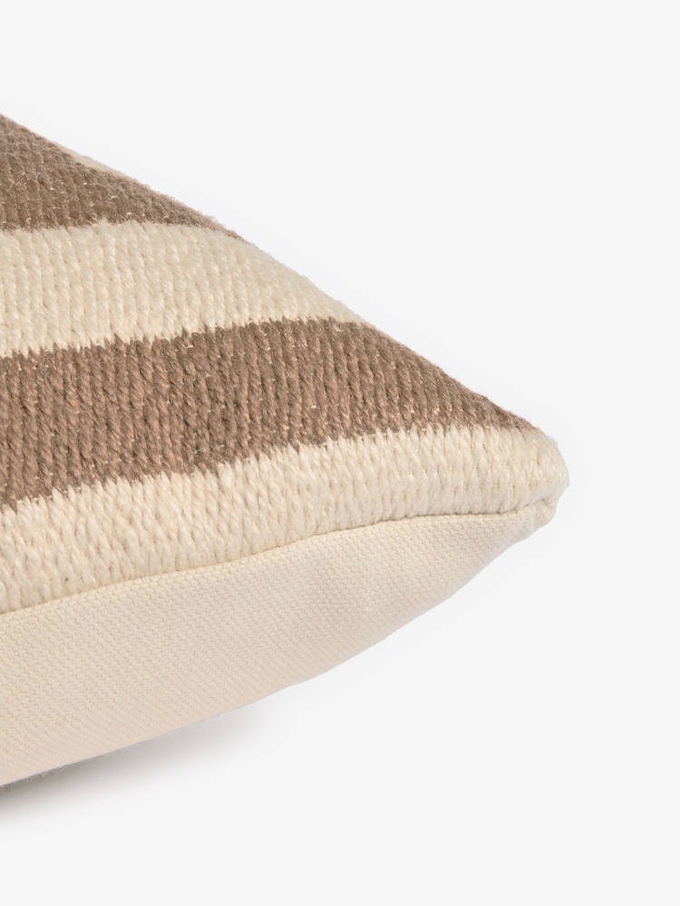 Natural 40 x 59cm Indoor Outdoor Abstract Wiggle Cushion - Image 5 of 5